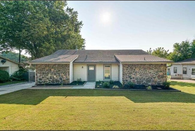 Building Photo - 3144 Sycamore View Rd Rental