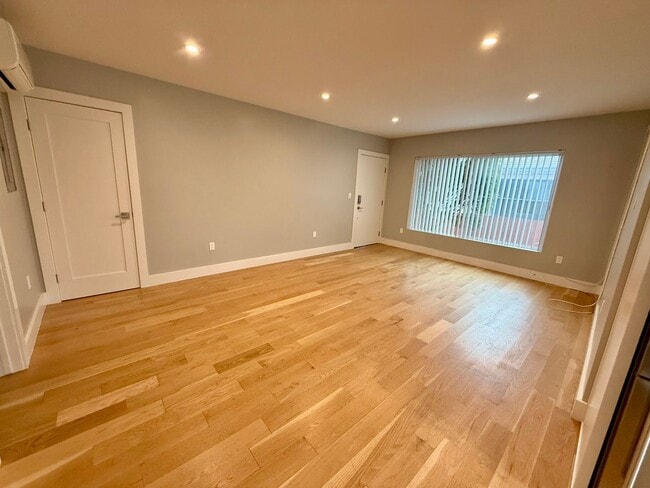 724 Ashland Ave Unit 724 Ashland Ave #2