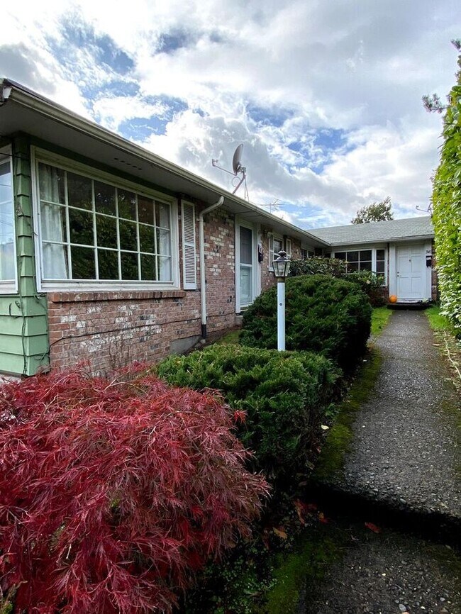 Photo - 343 NE 63rd Ave