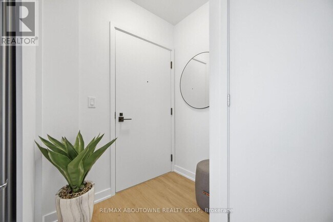 Photo - 500 Plains Rd E Unit PH 05