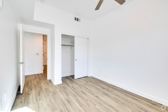 1BR, 1BA - 582SF - Bedroom - Mesquite Terrace