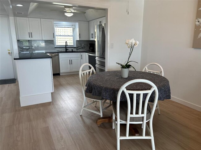 Photo - 4725 Cove Cir Unit 405