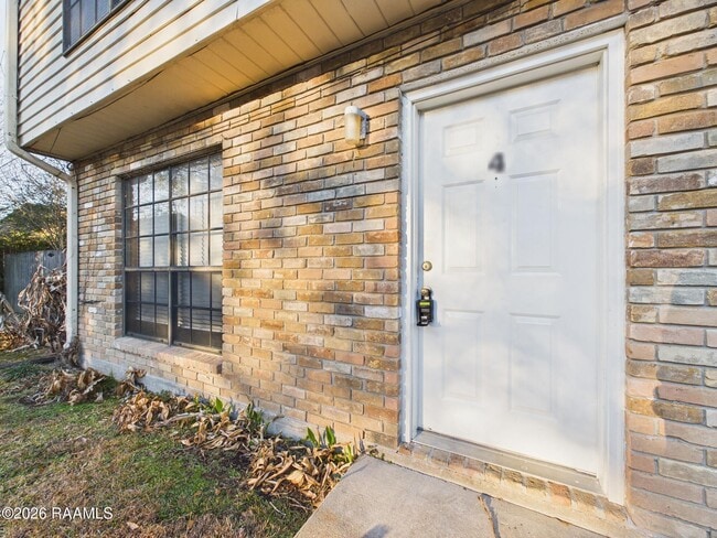 Photo - 112 Country Ln