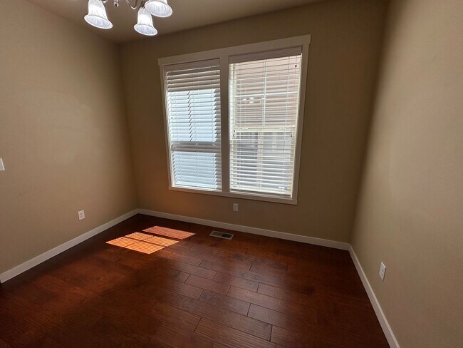 Photo - 3510 Hepburn St NE