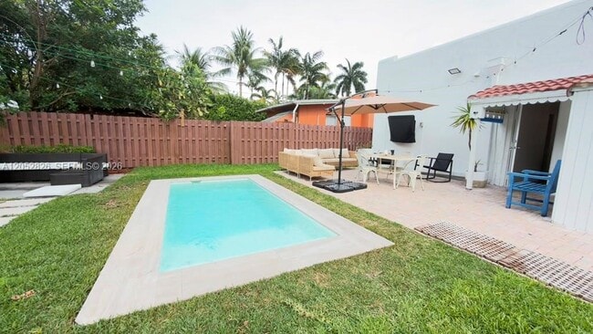 Photo - 220 SW 5th St