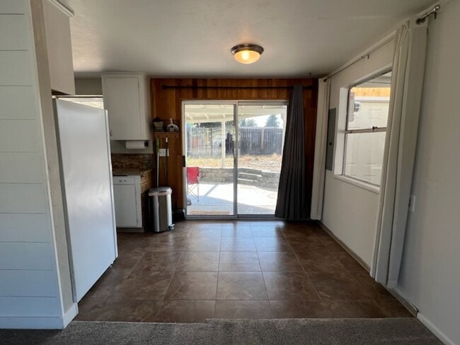 Photo - Cute 2 bed/1 bath home with fenced back yard & a/c!