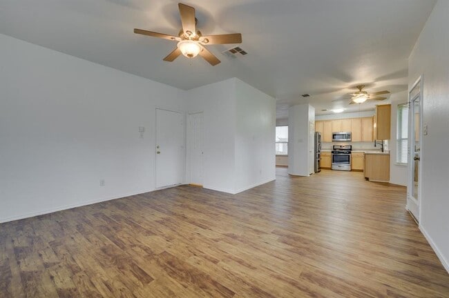 1112 Sundrop Pl