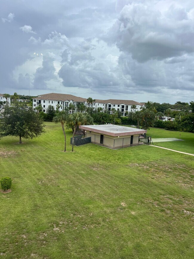 Photo - 9355 SW 8th St Unidad 409