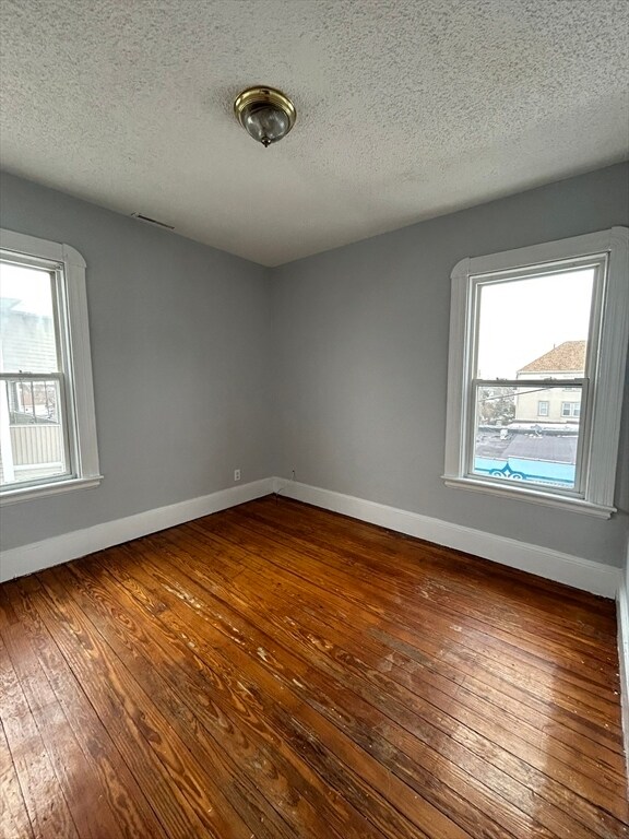 Photo - 588 Brock Ave Unidad 3S