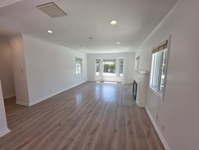 Photo - 9805 La Tuna Canyon Rd
