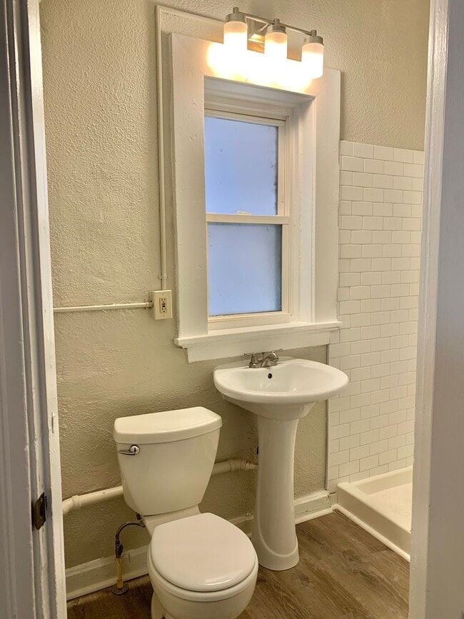 Photo - Winnebago Wonder: Spacious Living with Charm & Comfort!