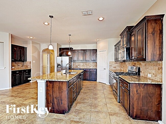 Photo - 1724 Henderson Dr