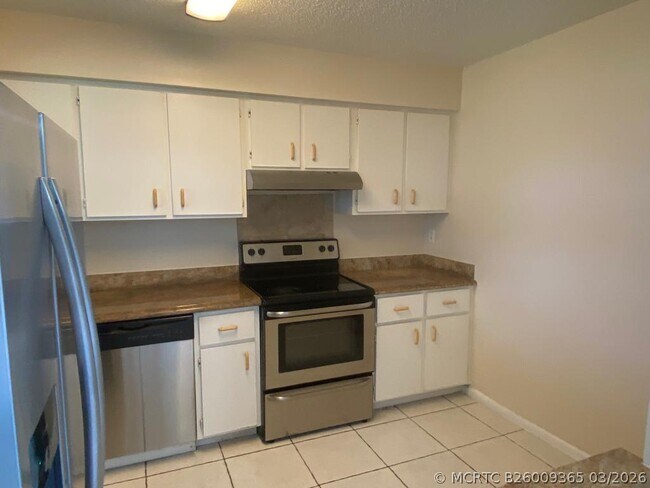 4901 Pier Dr