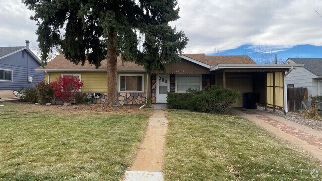 Building Photo - *Charming 3 Bedroom, 1 Bath in Denver* Rental