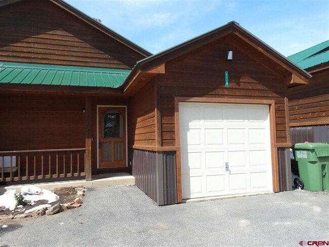 Building Photo - 311 E Golf Pl Rental