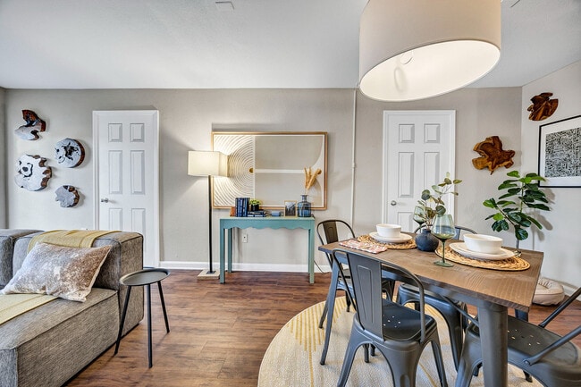 1Model | Kitchen & Dining