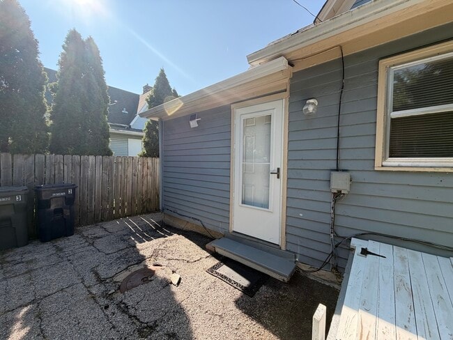 Photo - 370 Bent St Unit 3
