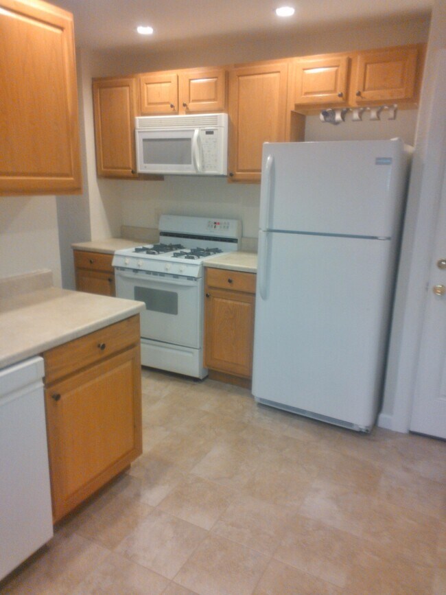 398 East St Apartments For Rent in Ludlow, MA