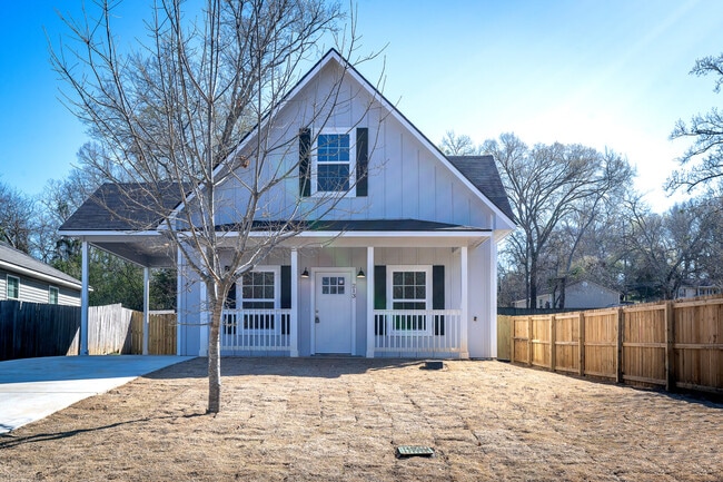 Photo - 213 Lomond Ave