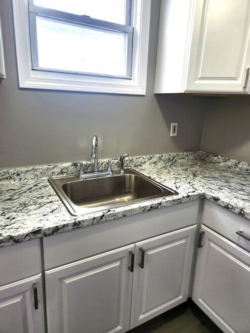 22 Lawn Ave Unit #2F