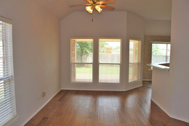Photo - 1913 Del Simmons Dr