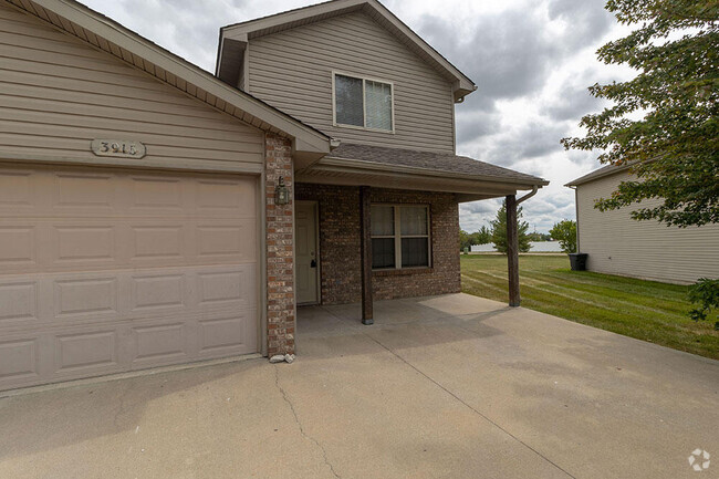 Building Photo - 3916 Snowy Owl Dr Rental