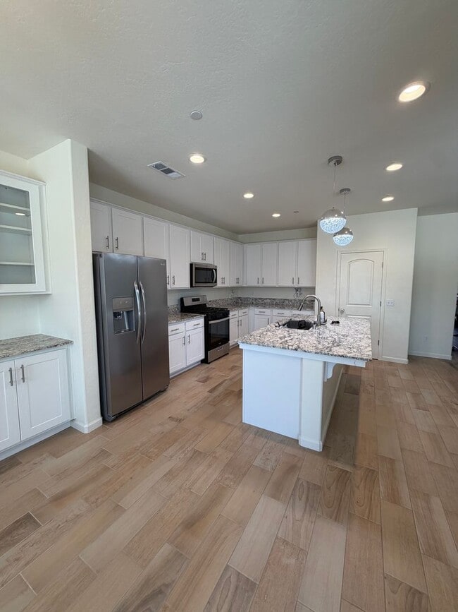 Photo - 2026 Sherbrook Ave