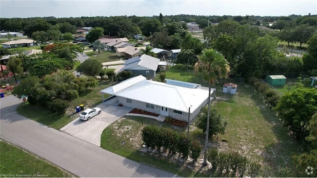 Building Photo - 1409 Palm Way Rental
