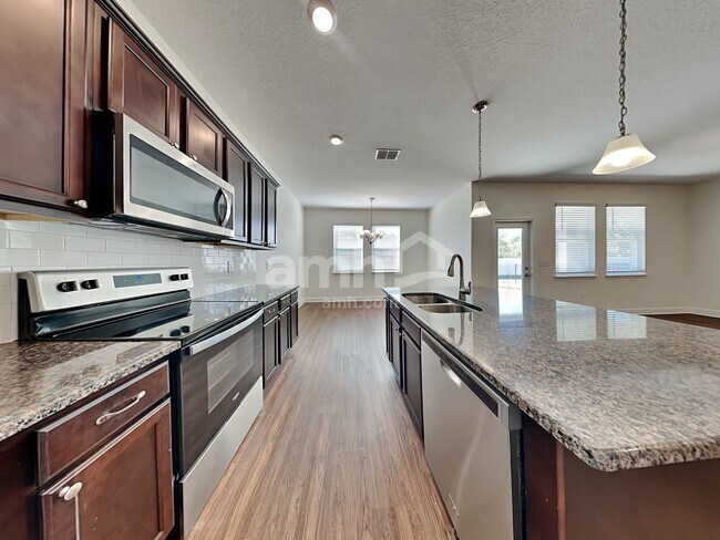 Photo - 909 Walden Pond Dr