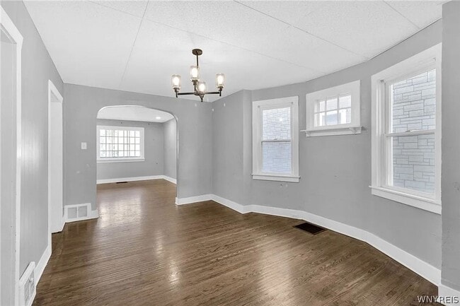 27 Como Ave Unit 27 Como Lower