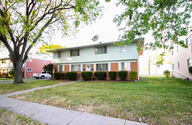 Building Photo - 3012 Carskaddon Ave Unit 2