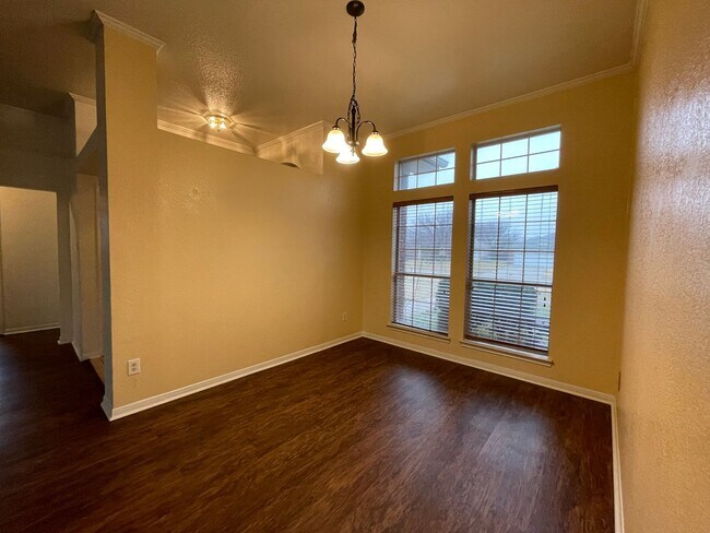 Photo - 2306 Moonstone Dr