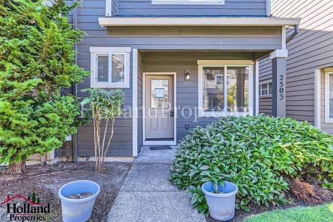 Photo - Lovely Townhouse in Forest Grove.