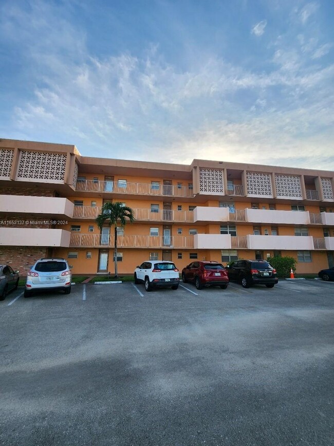 Photo - 3001 NW 46th Ave Condominio Unidad 407