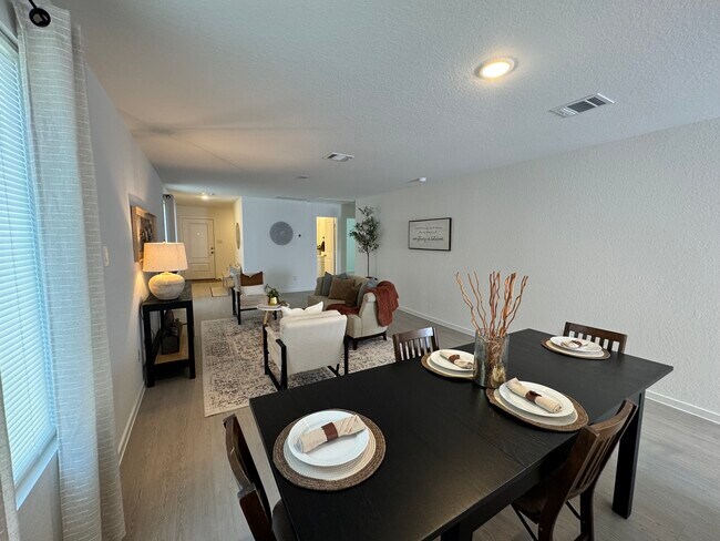 Photo - 3411 Rock Ml Dm