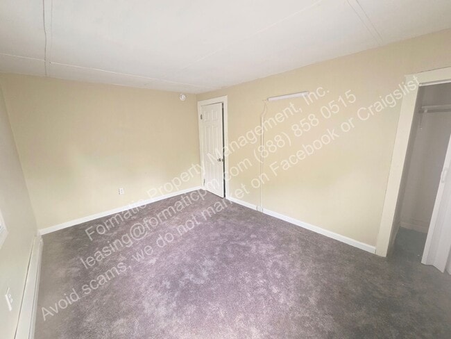 Photo - 694 W 8th St