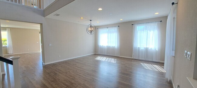 Photo - 4719 Sweetwater Pl