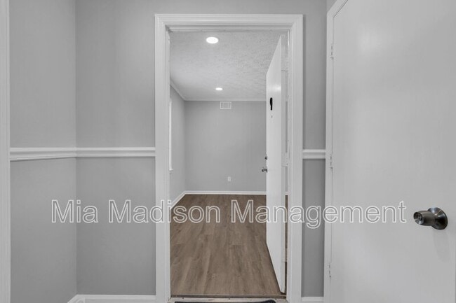 Photo - 111 E Mell St Unit #15
