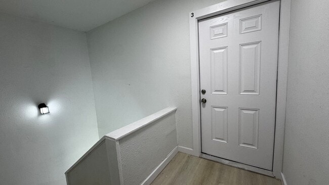 Photo - 2BD UPSTAIRS APARTMENT WITH WATER PAID!!