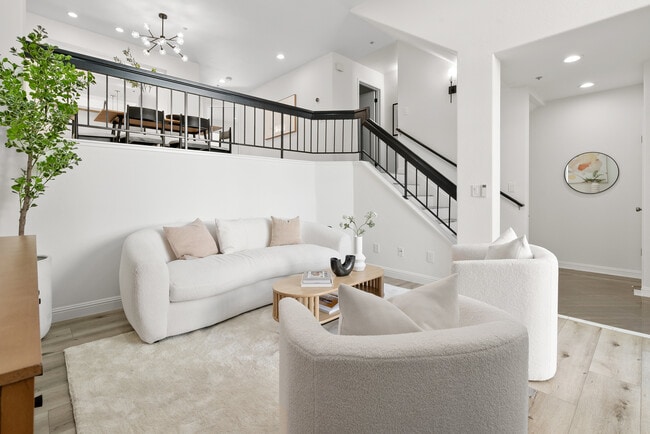 Photo - 430 Galleria Dr