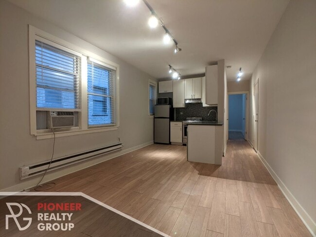 Photo - 511 W Belmont Ave Unit 32
