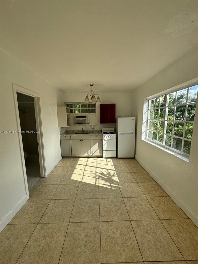 Photo - 604 SW 2nd Ave Unit 2