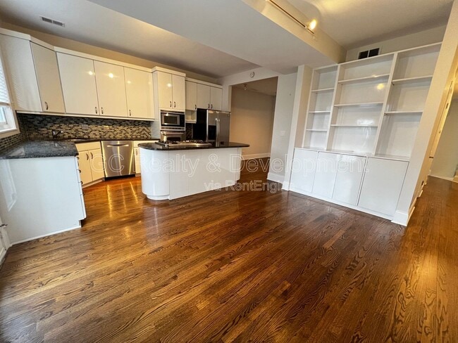 Photo - 1423 W Oakdale Ave Unidad 2