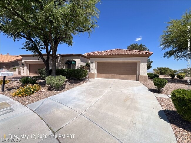 Building Photo - 2700 Vista Butte Dr