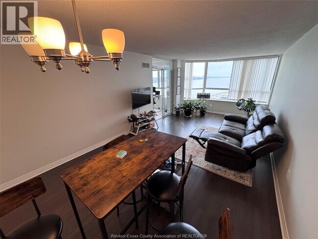 Photo - 75 Riverside Dr E Unité 1705