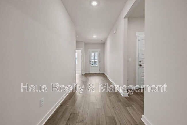 Photo - 1145 Ross Farms Blvd