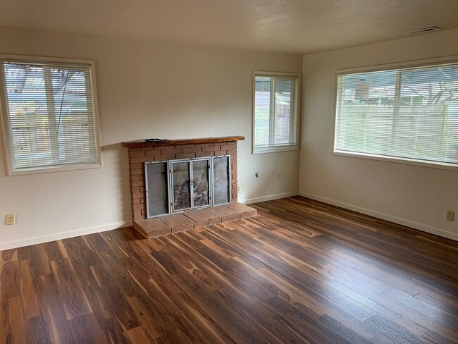 Photo - Bright & Spacious 3-Bedroom Home in Desirable River Road Area