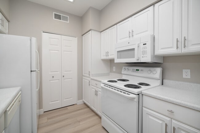 Tahoe - 2BR, 2BA 1,119SF
