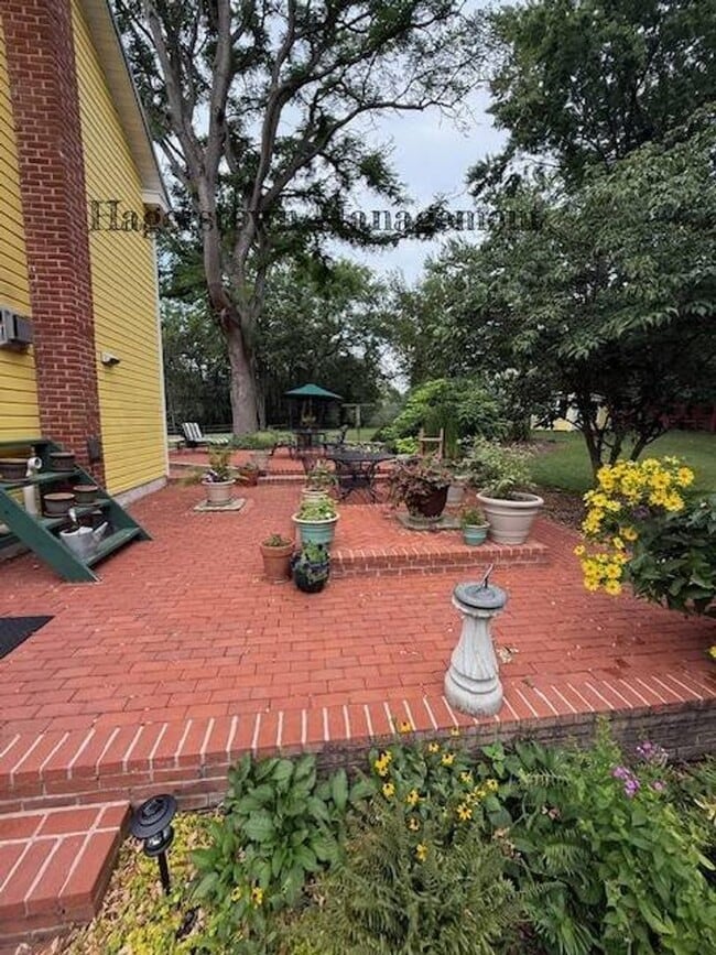 Photo - 3 Bedroom Home Fully Furnished in Picturesque Appalachian Mountain Setting