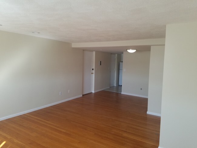 Photo - 462 Mount Auburn St